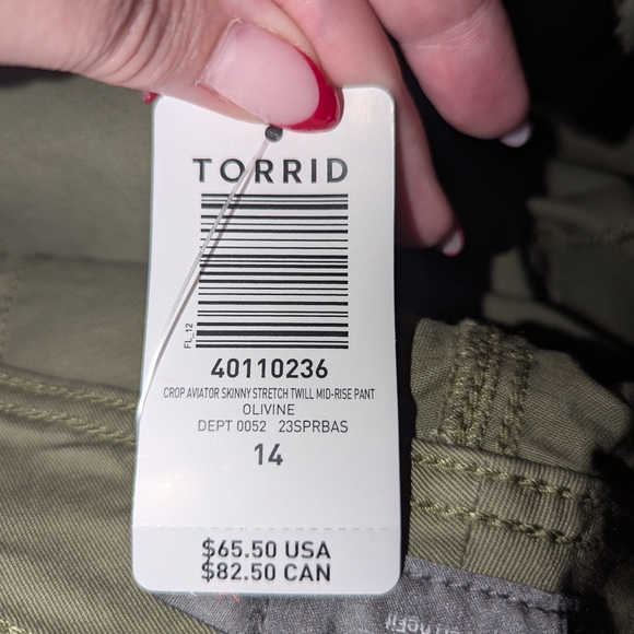 Torrid Crop Skinny Stretch Twill Mid-Rise Pant 14 - Picture 11 of 12